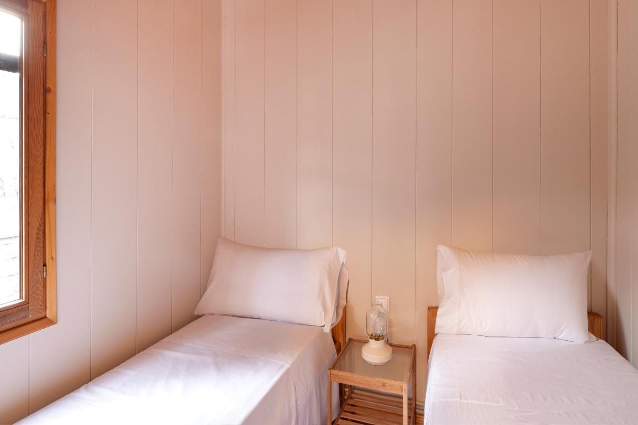 Wecamp Pirineos Hotel โบลตาญญา ภายนอก รูปภาพ