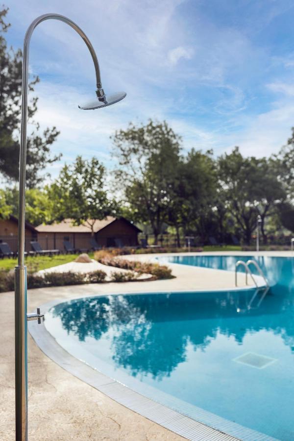Wecamp Pirineos Hotel โบลตาญญา ภายนอก รูปภาพ