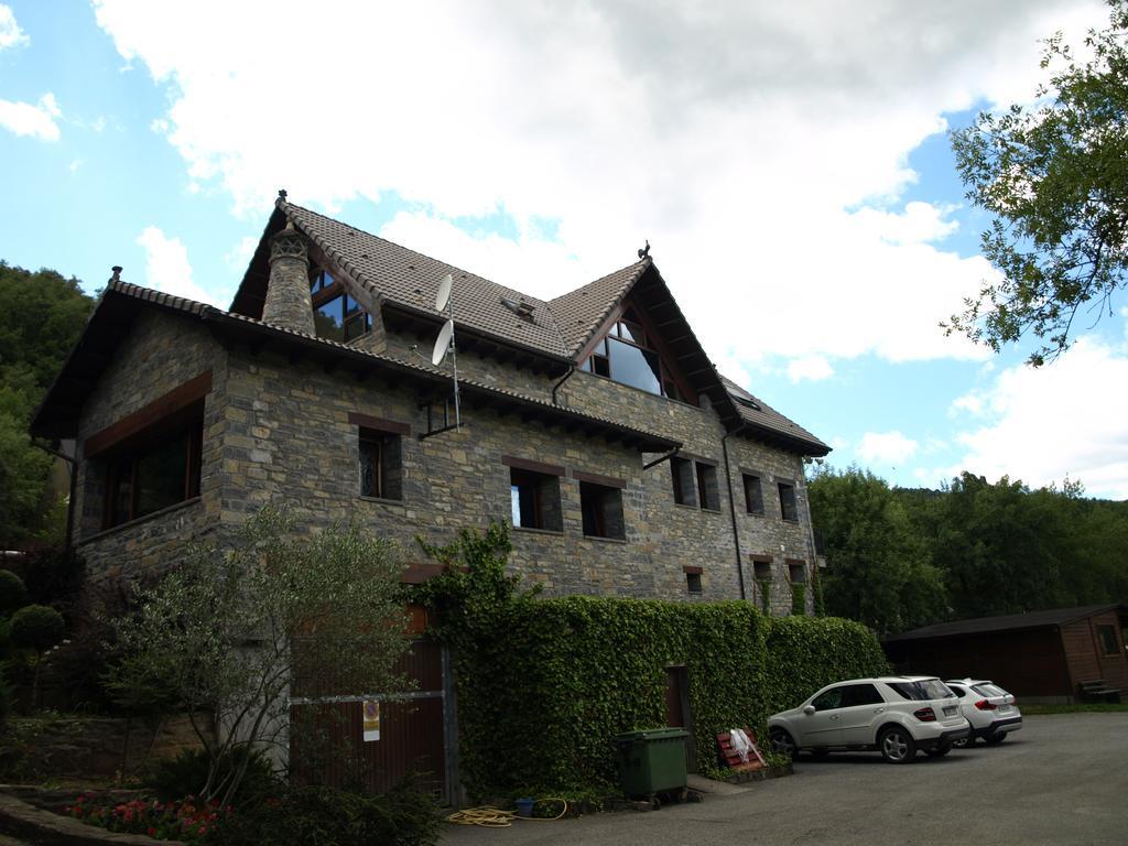 Wecamp Pirineos Hotel โบลตาญญา ภายนอก รูปภาพ
