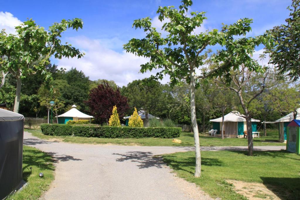 Wecamp Pirineos Hotel โบลตาญญา ภายนอก รูปภาพ